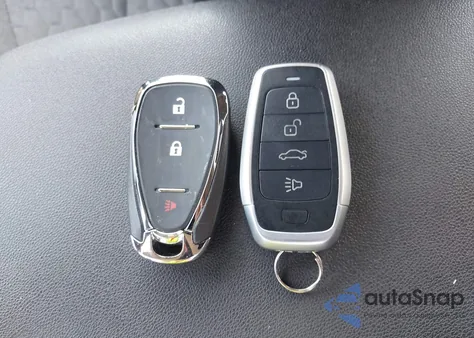 2018 Chevrolet Equinox Lt z USA, uszkodzony, nr VIN 2GNAXJEV7J6294409